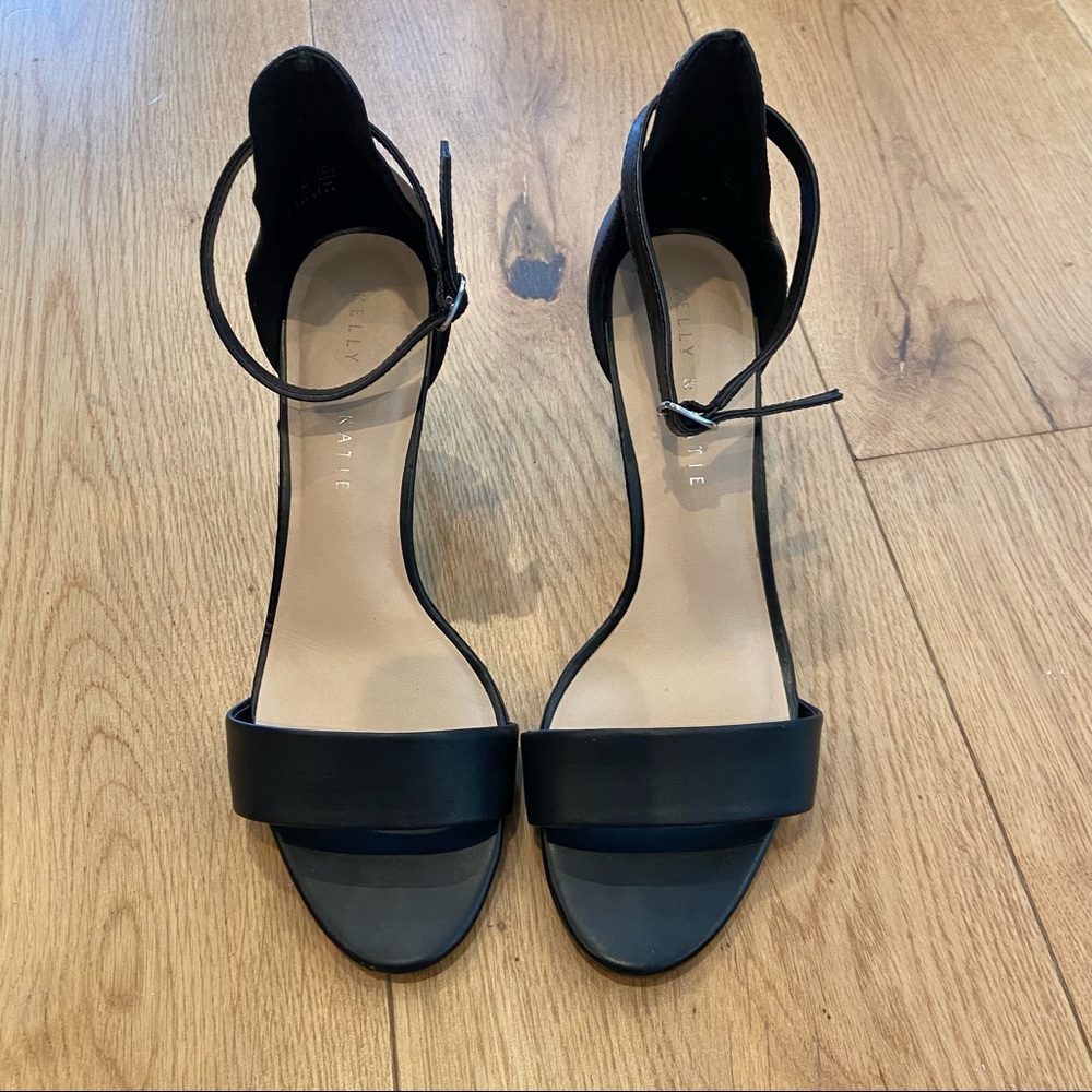 Kelly and Kate Strappy Black heels size 7